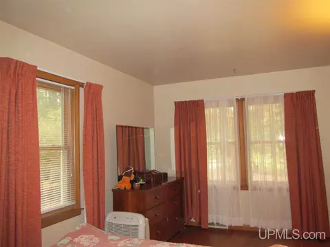 5331 18th, Escanaba, MI 49829 photo 8