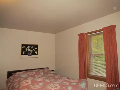 5331 18th, Escanaba, MI 49829 photo 9