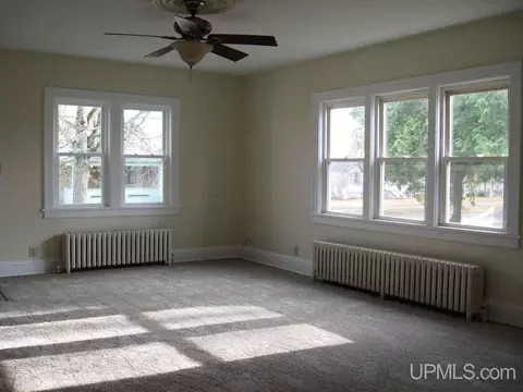 412 S 17th, Escanaba, MI 49829 photo 6