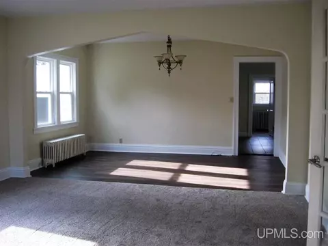 412 S 17th, Escanaba, MI 49829 photo 5