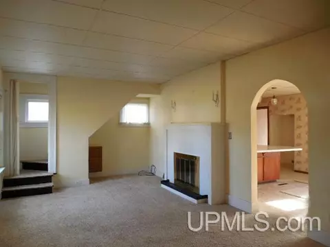 1107 S 10th, Escanaba, MI 49829 photo 4
