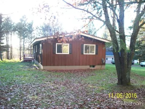 2012 E Pierce, Wakefield, MI 49968 photo 5