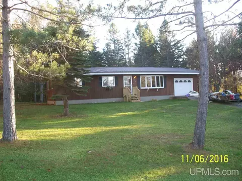2012 E Pierce, Wakefield, MI 49968 photo 2