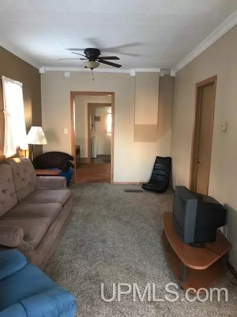 512 N 19th, Escanaba, MI 49829 photo 2