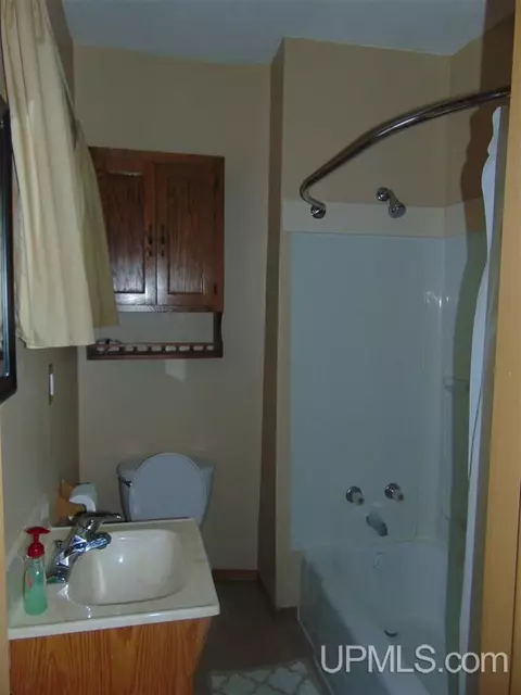 512 N 19th, Escanaba, MI 49829 photo 7