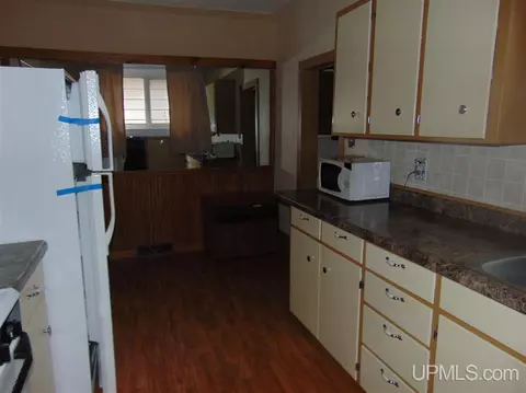 512 N 19th, Escanaba, MI 49829 photo 5