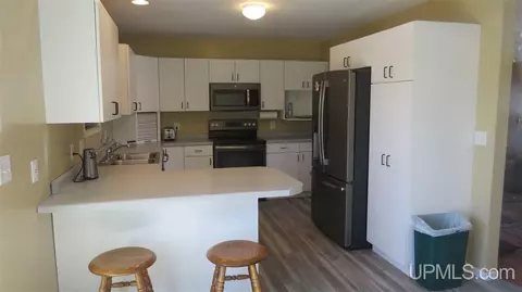 705 S 31st, Escanaba, MI 49829 photo 4