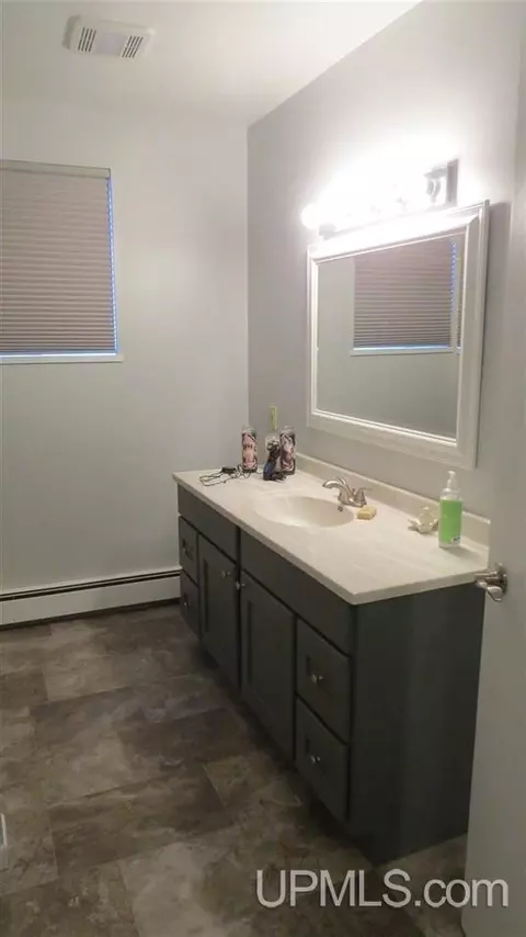 705 S 31st, Escanaba, MI 49829 photo 12