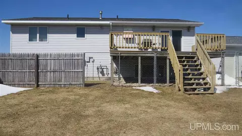 705 S 31st, Escanaba, MI 49829 photo 16