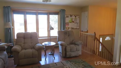 705 S 31st, Escanaba, MI 49829 photo 6