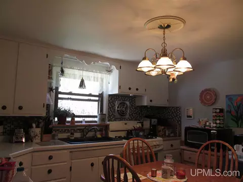 6708 M, Escanaba, MI 49829 photo 2