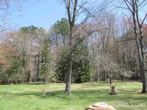 6708 M, Escanaba, MI 49829 photo 16