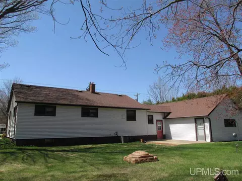 6708 M, Escanaba, MI 49829 photo 15