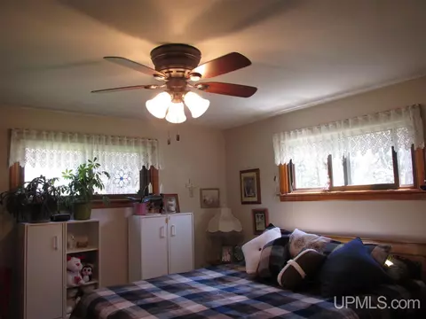 6708 M, Escanaba, MI 49829 photo 8