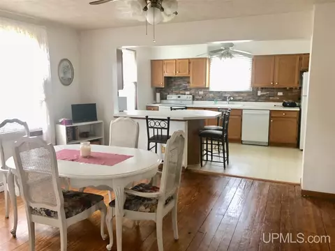 1700 S 10th, Escanaba, MI 49829 photo 6