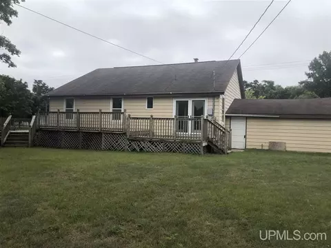 1700 S 10th, Escanaba, MI 49829 photo 2
