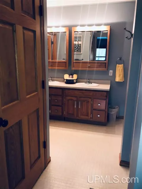 1079 Highland, Ishpeming, MI 49849 photo 16