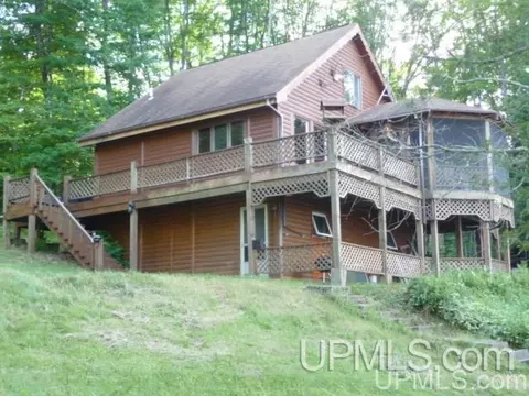 190 Cable Lk, Amasa, MI 49903