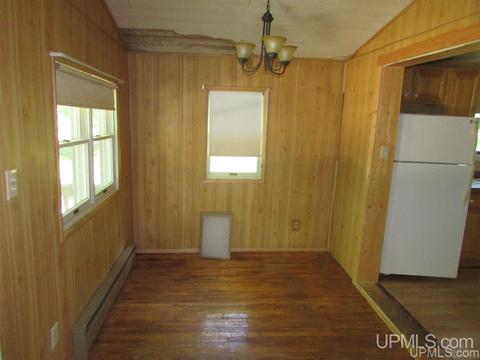 25122 Howes Rd, Covington, MI 49919 photo 9