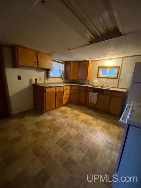 207 Stone, Ishpeming, MI 49849 photo 5