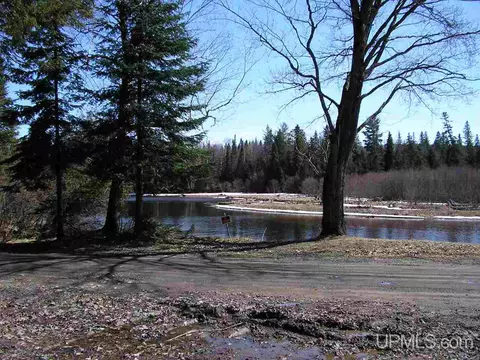 19043 Collins, L'anse, MI 49946 photo 11