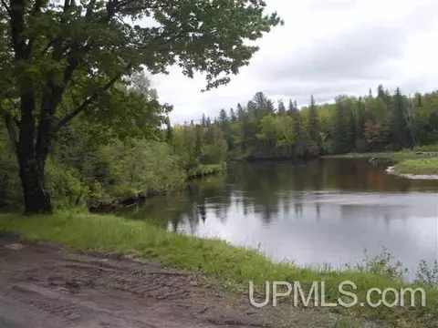 19043 Collins, L'anse, MI 49946 photo 4