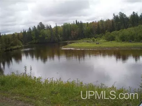 19043 Collins, L'anse, MI 49946 photo 3