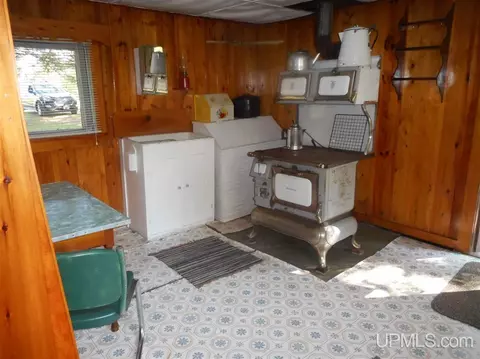 7507 Beaver Trl, Mass City, MI 49948 photo 3
