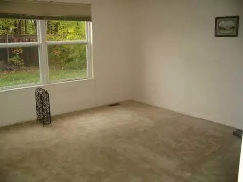 33070 Forest Park, Wayne, MI 48184 photo 4