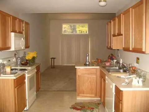 33070 Forest Park, Wayne, MI 48184 photo 2