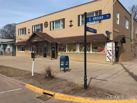 120 E Broad, L'anse, MI 49946 photo 2
