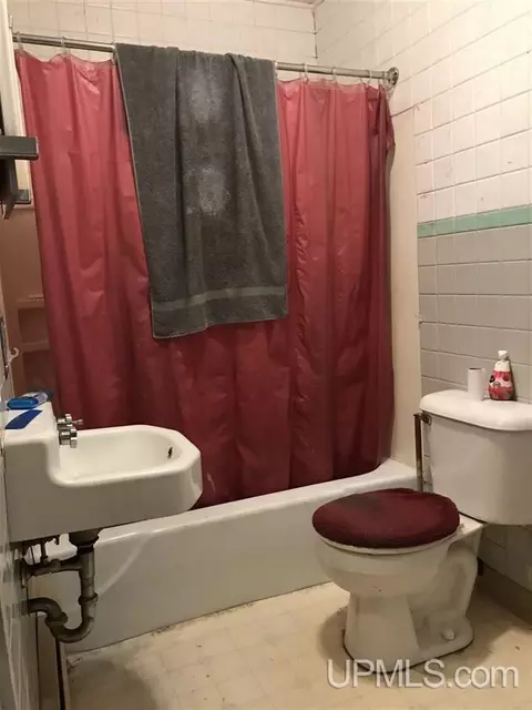 120 E Broad, L'anse, MI 49946 photo 42