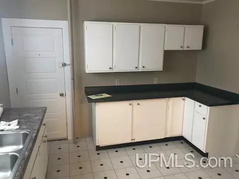 408 Oak, Ishpeming, MI 49849 photo 4