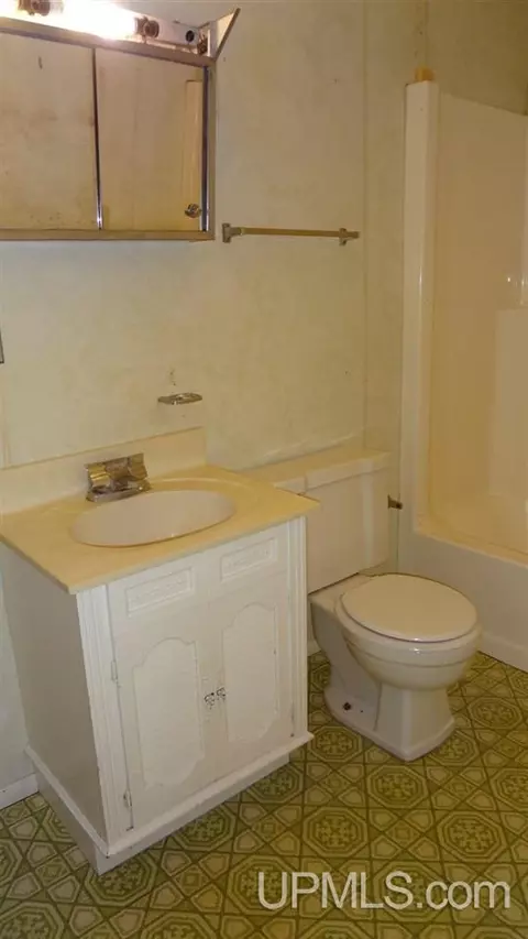 512 E Rdg, Ishpeming, MI 49849 photo 15