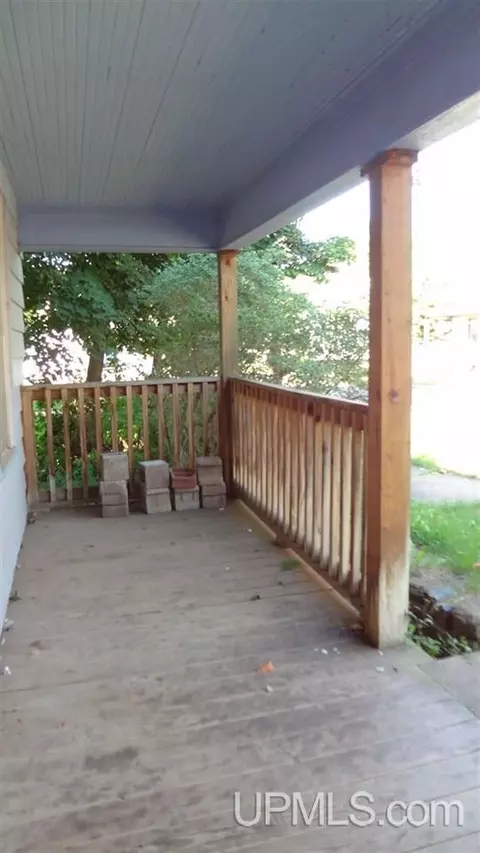 512 E Rdg, Ishpeming, MI 49849 photo 3