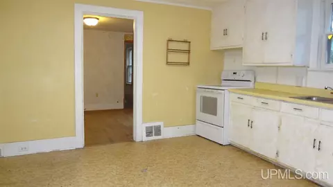 512 E Rdg, Ishpeming, MI 49849 photo 8