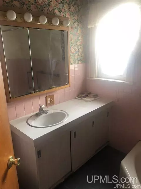 320 E Rdg, Ishpeming, MI 49849 photo 15