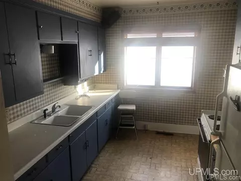 320 E Rdg, Ishpeming, MI 49849 photo 6
