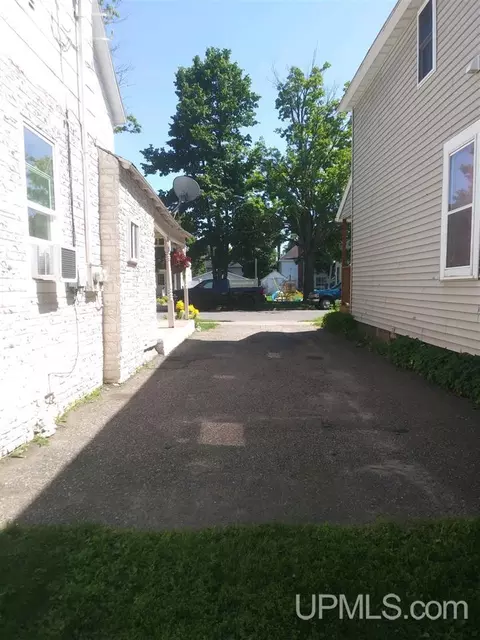 125 E Peck, Negaunee, MI 49866 photo 22