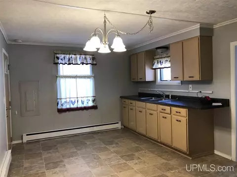 125 E Peck, Negaunee, MI 49866 photo 6