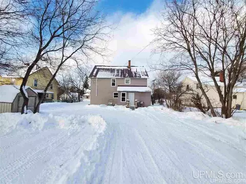 708 Bank, Ishpeming, MI 49849 photo 8
