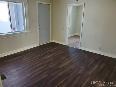 708 Bank, Ishpeming, MI 49849 photo 11