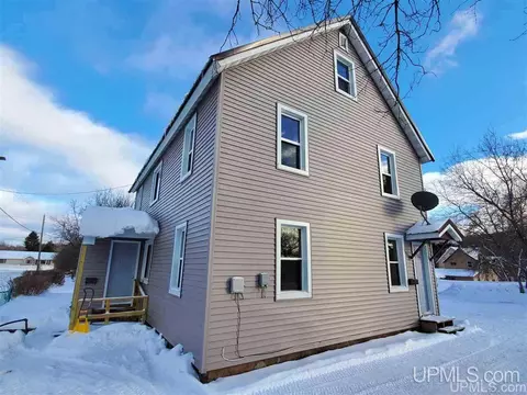 708 Bank, Ishpeming, MI 49849 photo 5
