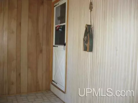 1112 S 3rd, Escanaba, MI 49829 photo 14