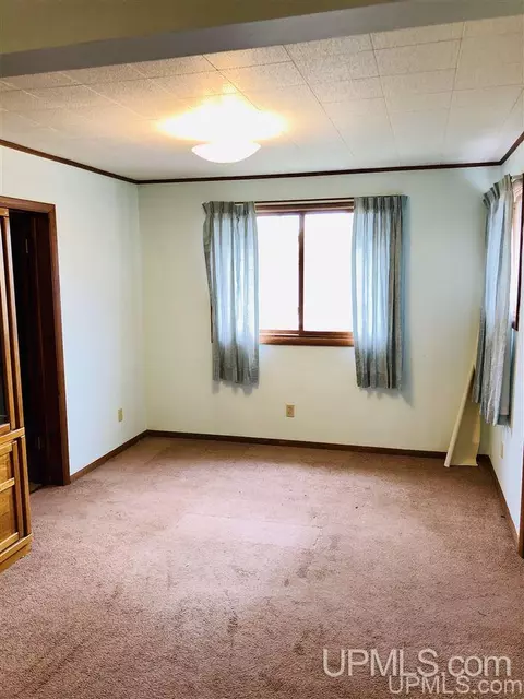 713 Bank, Ishpeming, MI 49849 photo 17