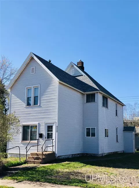 713 Bank, Ishpeming, MI 49849 photo 1
