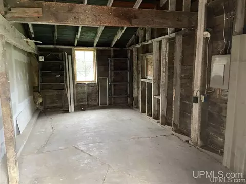 112 110 Clfs, Gladstone, MI 49837 photo 17