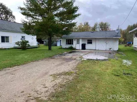 112 110 Clfs, Gladstone, MI 49837 photo 12