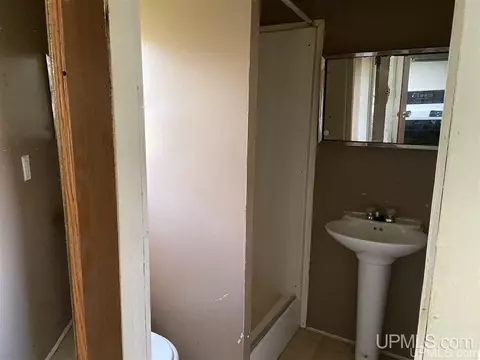 112 110 Clfs, Gladstone, MI 49837 photo 16