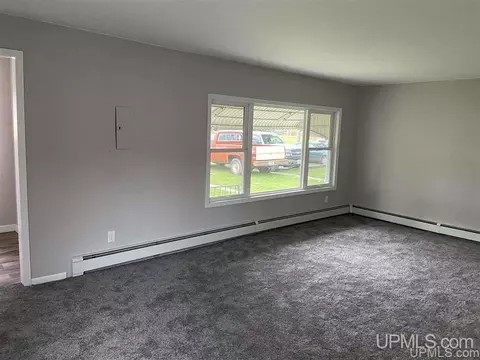 112 110 Clfs, Gladstone, MI 49837 photo 4